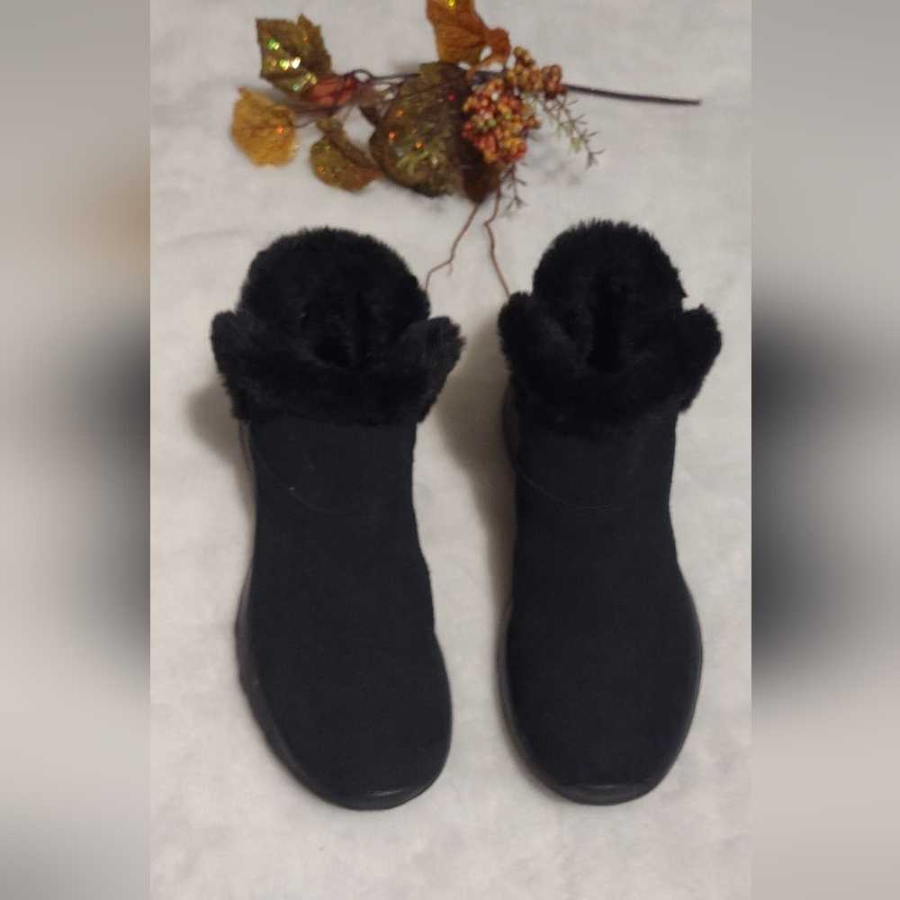 Women's Black Fur-Lined Boots